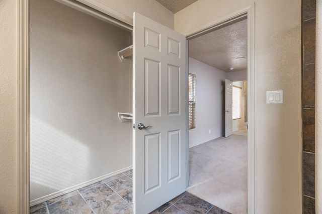 2028 Mountaineer Drive SE, Albuquerque, NM 87123