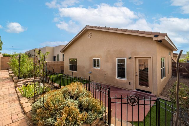 2028 Mountaineer Drive SE, Albuquerque, NM 87123