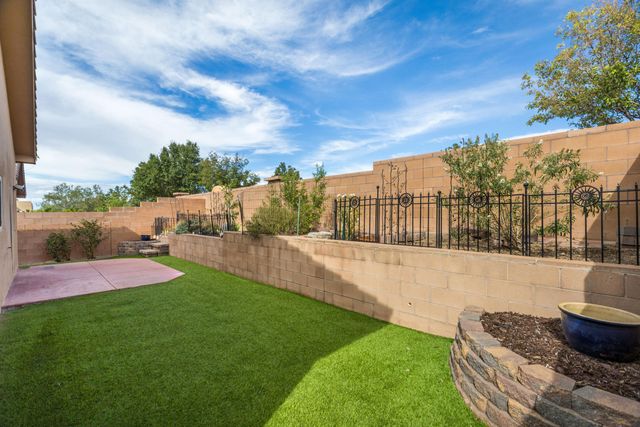 2028 Mountaineer Drive SE, Albuquerque, NM 87123