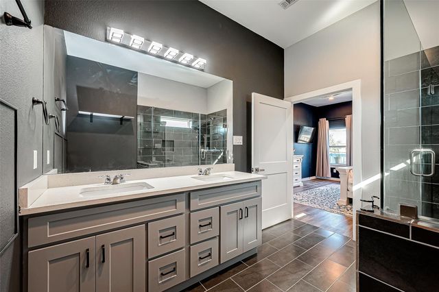 108 Bay Oaks Drive, La Porte, TX 77571