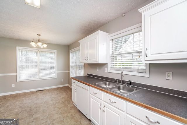 335 Shadowbrooke Circle, Loganville, GA 30052