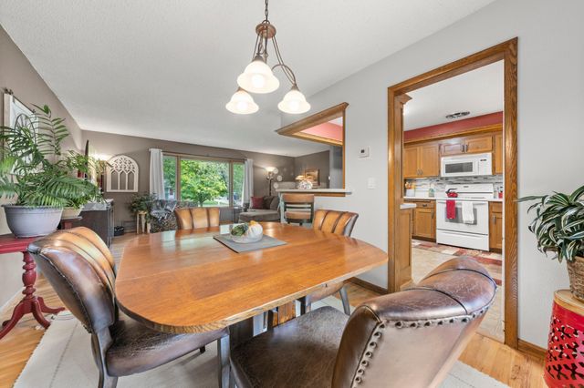 228 Walnut Lane, Apple Valley, MN 55124