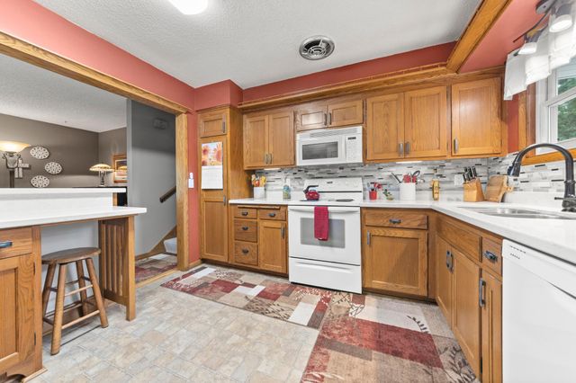 228 Walnut Lane, Apple Valley, MN 55124