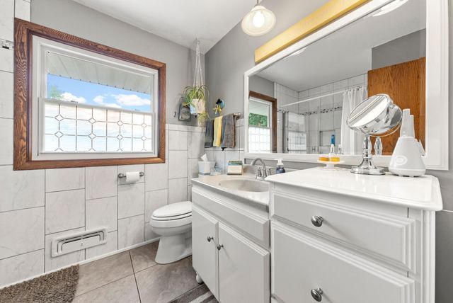 228 Walnut Lane, Apple Valley, MN 55124