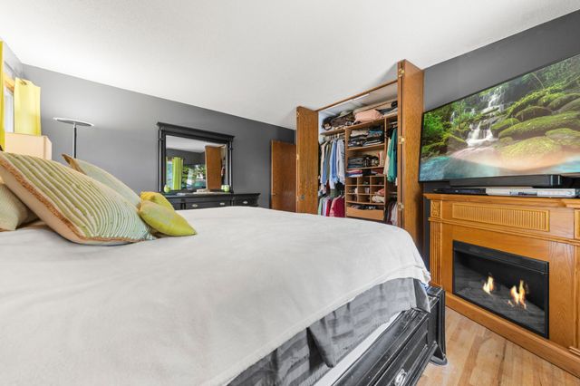 228 Walnut Lane, Apple Valley, MN 55124