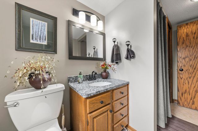 228 Walnut Lane, Apple Valley, MN 55124