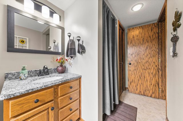 228 Walnut Lane, Apple Valley, MN 55124
