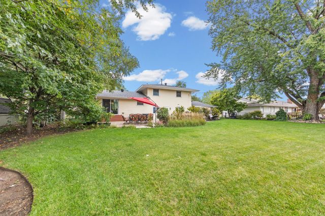 228 Walnut Lane, Apple Valley, MN 55124