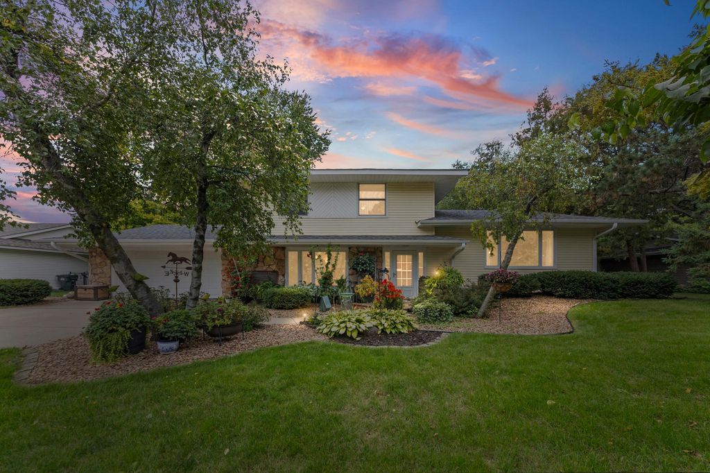 228 Walnut Lane, Apple Valley, MN 55124