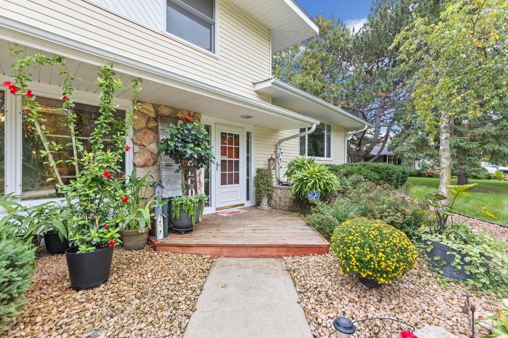 228 Walnut Lane, Apple Valley, MN 55124 — photo 2