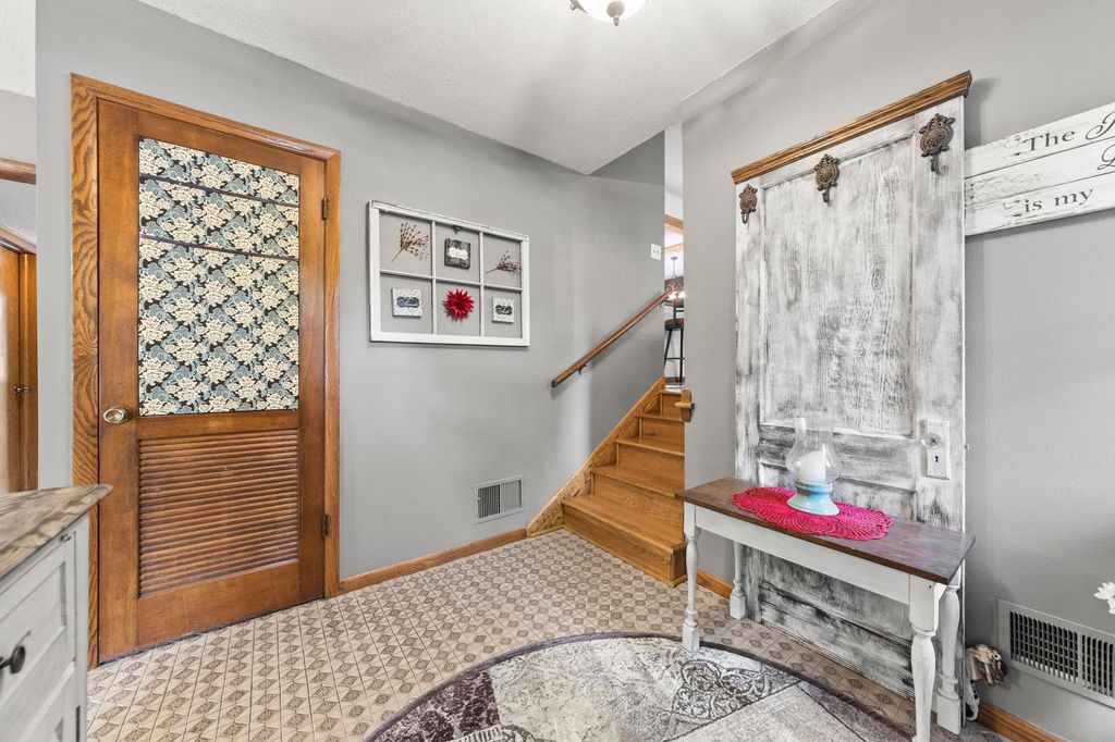 228 Walnut Lane, Apple Valley, MN 55124 — photo 5