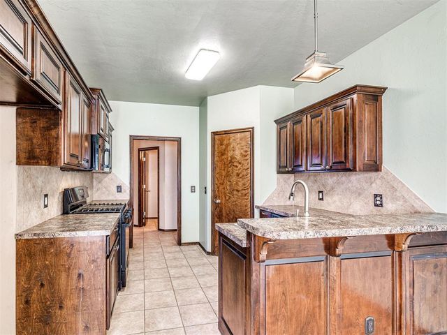 19112 Canyon Creek Place, Edmond, OK 73012