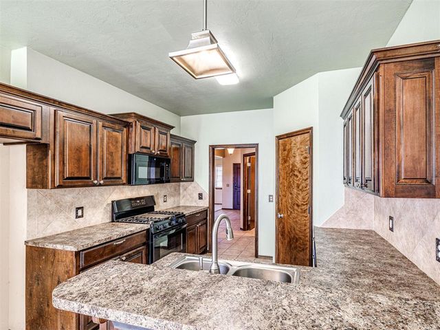 19112 Canyon Creek Place, Edmond, OK 73012