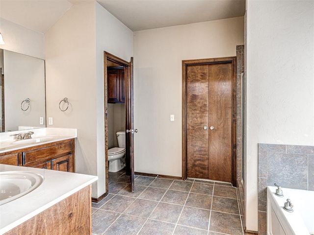 19112 Canyon Creek Place, Edmond, OK 73012