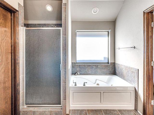 19112 Canyon Creek Place, Edmond, OK 73012