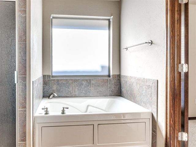 19112 Canyon Creek Place, Edmond, OK 73012