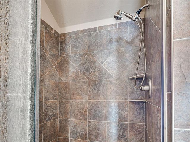 19112 Canyon Creek Place, Edmond, OK 73012