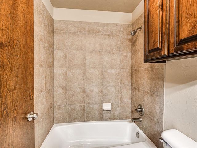 19112 Canyon Creek Place, Edmond, OK 73012