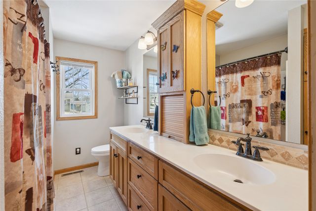 409 Hazel Street, Pella, IA 50219