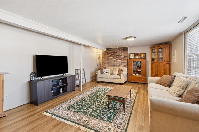 409 Hazel Street, Pella, IA 50219