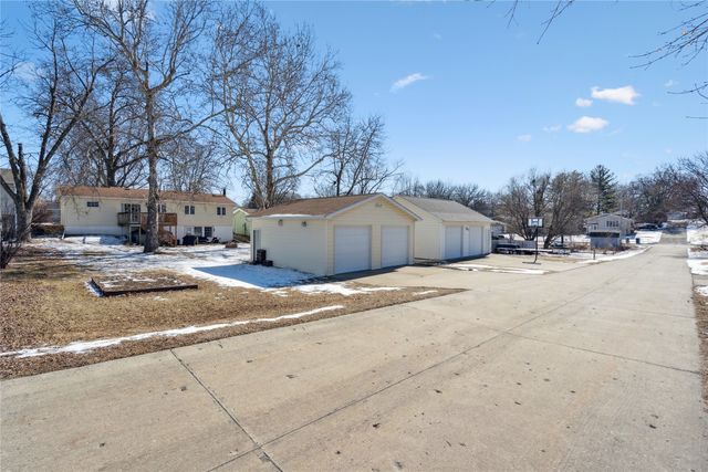 409 Hazel Street, Pella, IA 50219