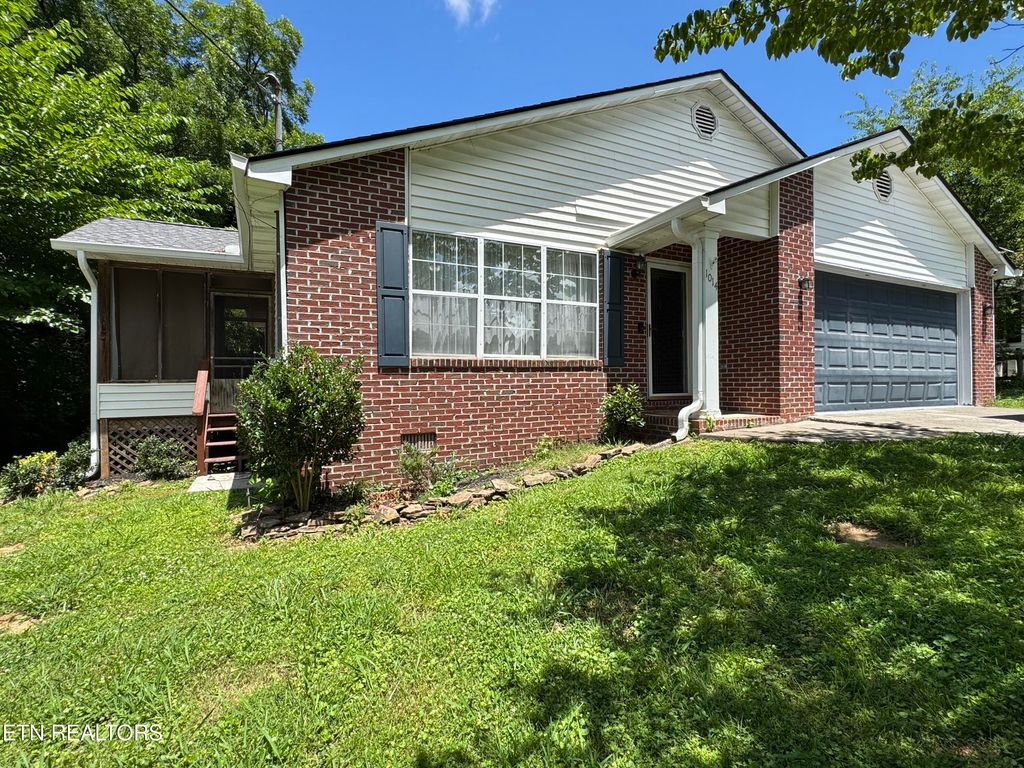 1014 Everett Ave, Maryville, TN 37804