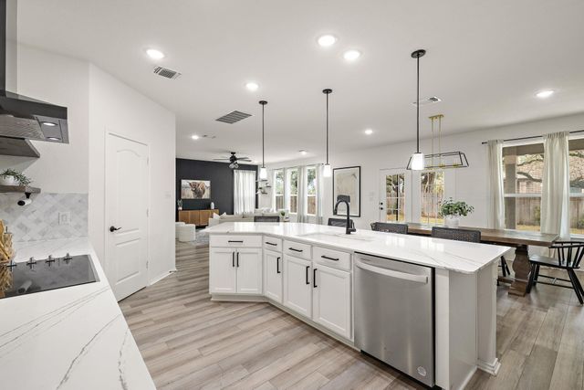 717 Priscilla CT, Leander, TX 78641