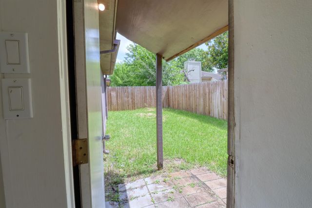 8522 Fawn Terrace Drive, Houston, TX 77071