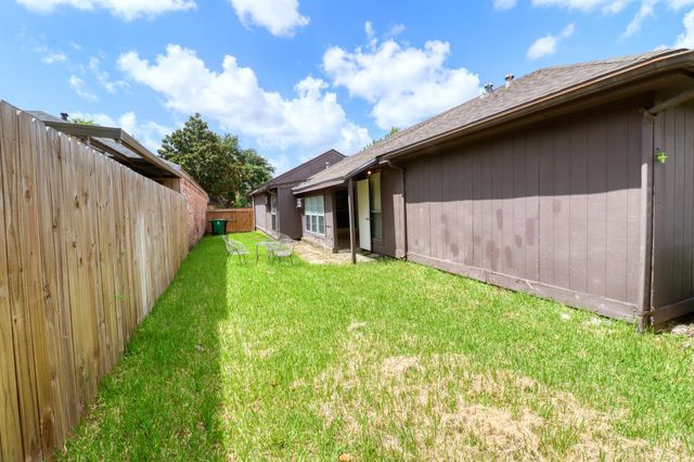8522 Fawn Terrace Drive, Houston, TX 77071
