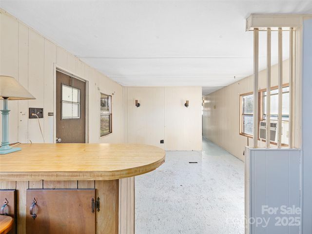 1905 Old Spartanburg Road, Hendersonville, NC 28792