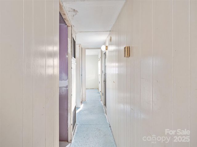 1905 Old Spartanburg Road, Hendersonville, NC 28792