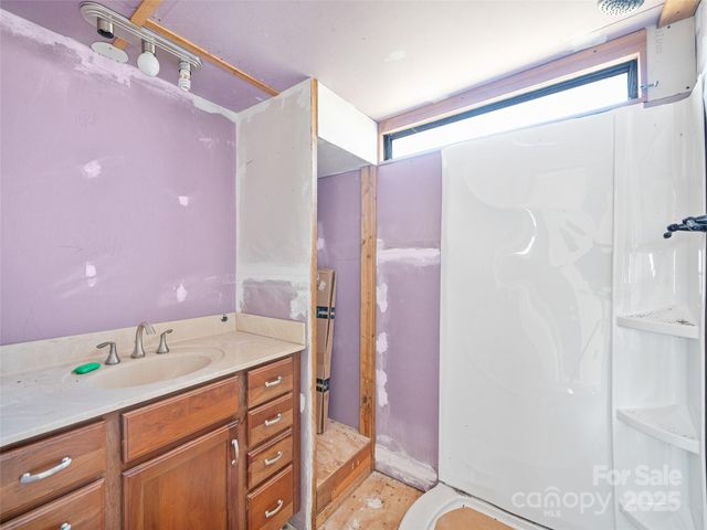 1905 Old Spartanburg Road, Hendersonville, NC 28792