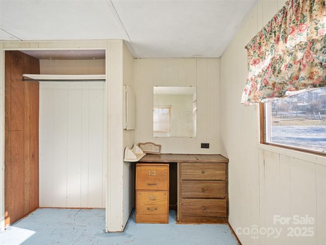 1905 Old Spartanburg Road, Hendersonville, NC 28792