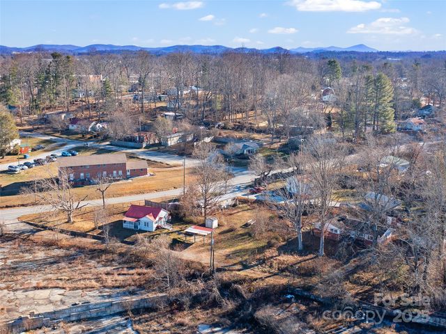 1905 Old Spartanburg Road, Hendersonville, NC 28792