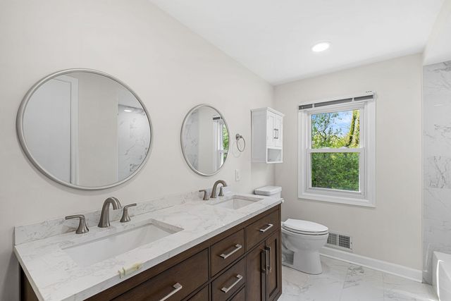 1115 Antique Lane, Northbrook, IL 60062