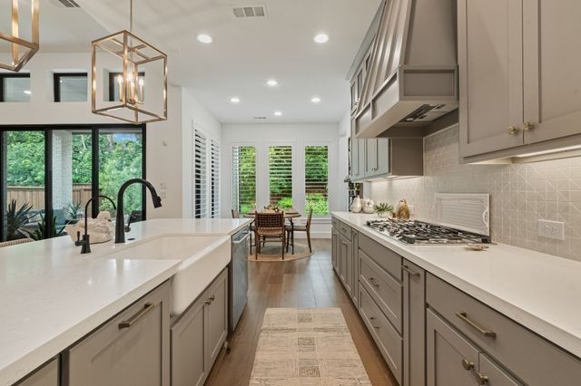 1704 Cannon Street, Van Alstyne, TX 75495