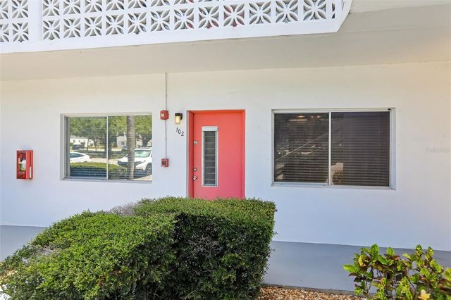 11225 82ND AVENUE 102, Seminole, FL 33772