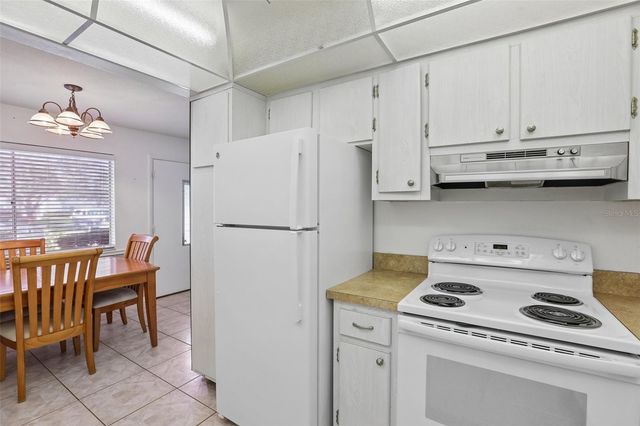 11225 82ND AVENUE 102, Seminole, FL 33772