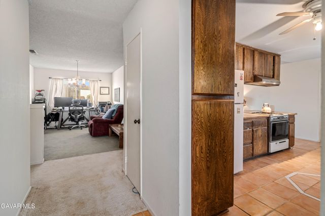 20539 E Avenue R, Palmdale, CA 93591
