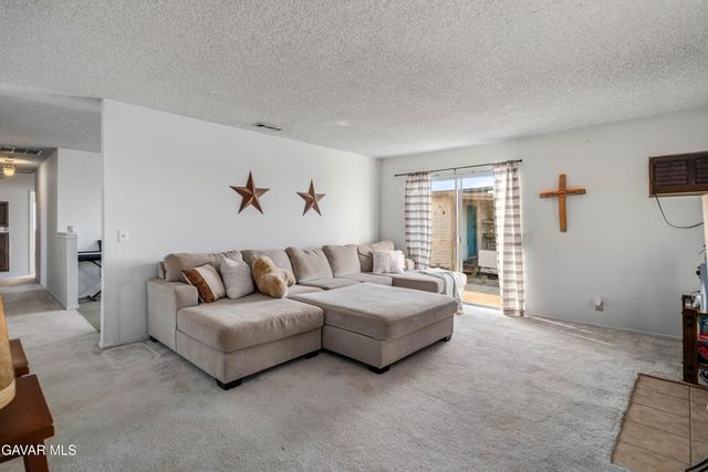 20539 E Avenue R, Palmdale, CA 93591