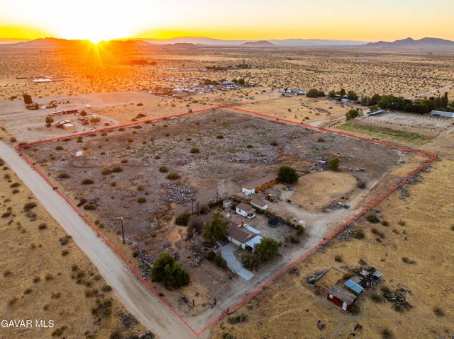 20539 E Avenue R, Palmdale, CA 93591