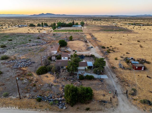 20539 E Avenue R, Palmdale, CA 93591