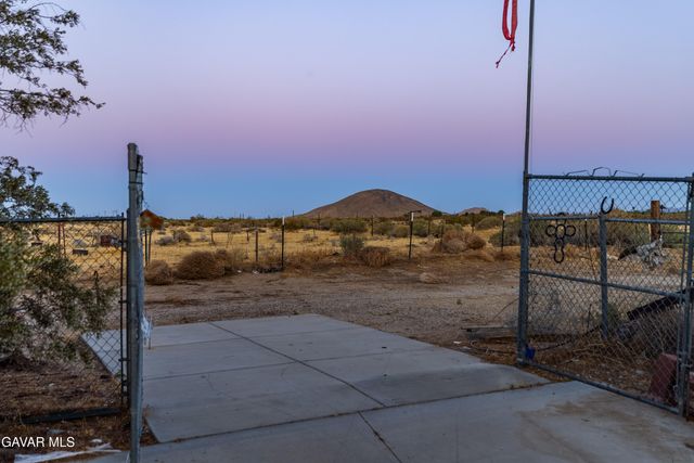 20539 E Avenue R, Palmdale, CA 93591