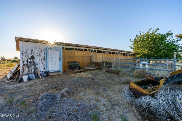 20539 E Avenue R, Palmdale, CA 93591