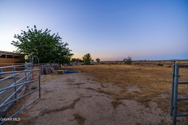 20539 E Avenue R, Palmdale, CA 93591