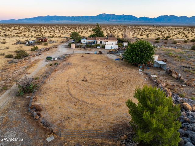 20539 E Avenue R, Palmdale, CA 93591