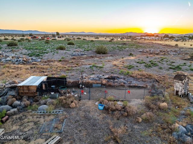 20539 E Avenue R, Palmdale, CA 93591