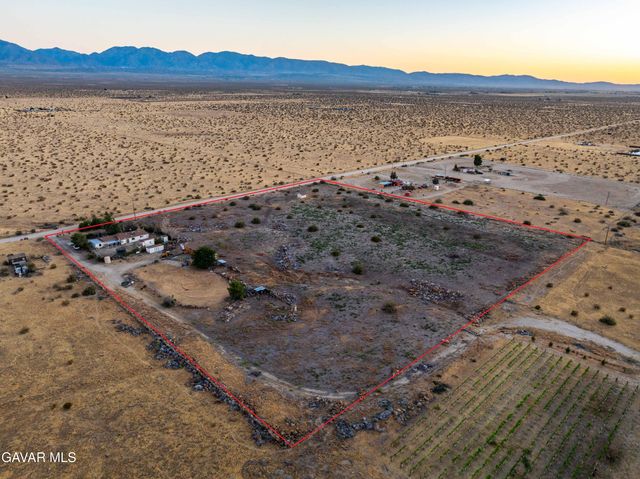 20539 E Avenue R, Palmdale, CA 93591