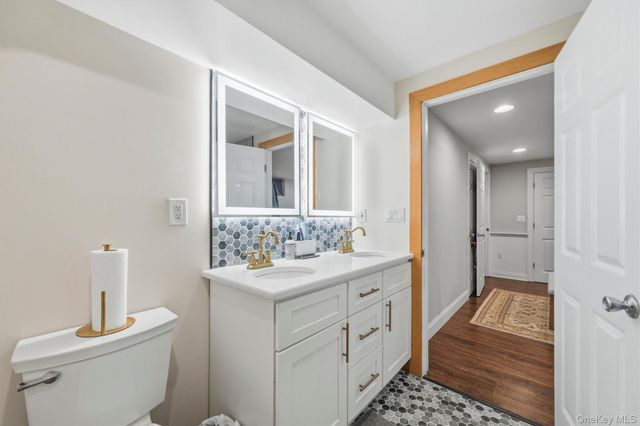 8 Angela Court, Hopewell Junction, NY 12533