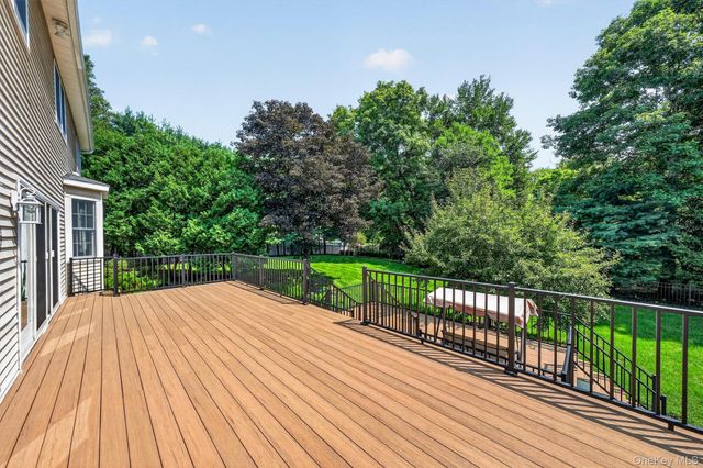 8 Angela Court, Hopewell Junction, NY 12533